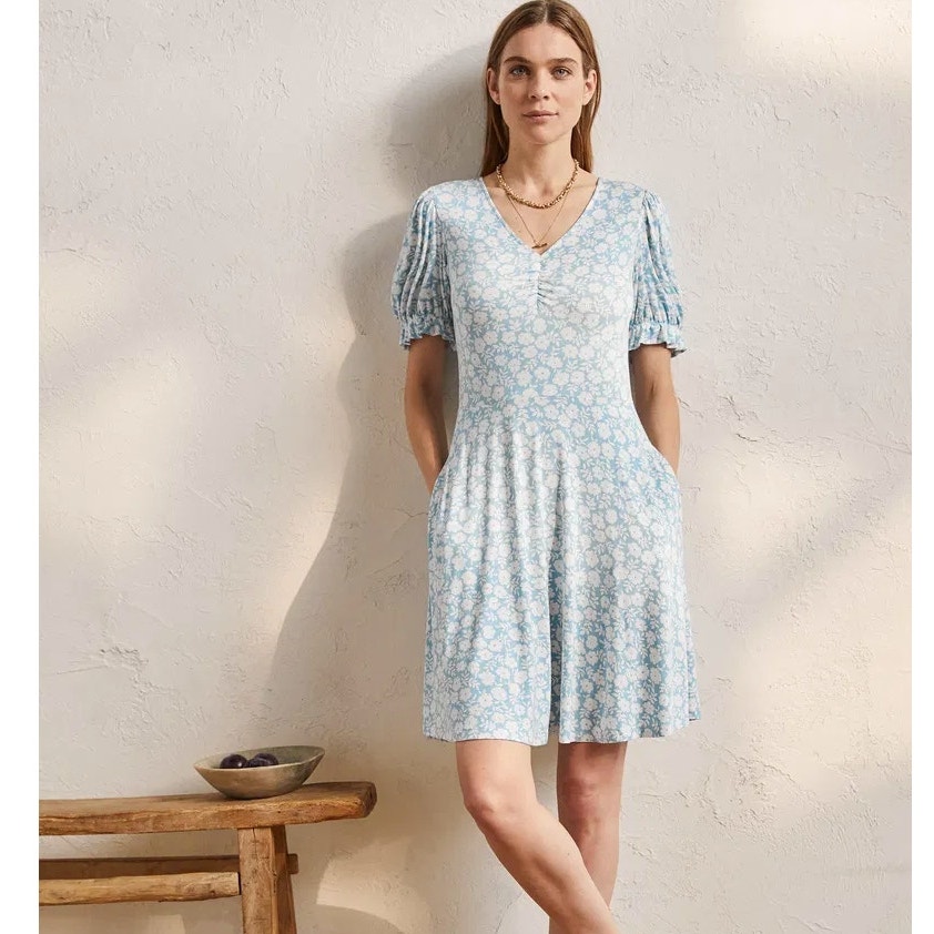Boden VNeck Jersey Dress Dusty Blue Ditsy Prairie Floral Sz 12 Reg 3a16